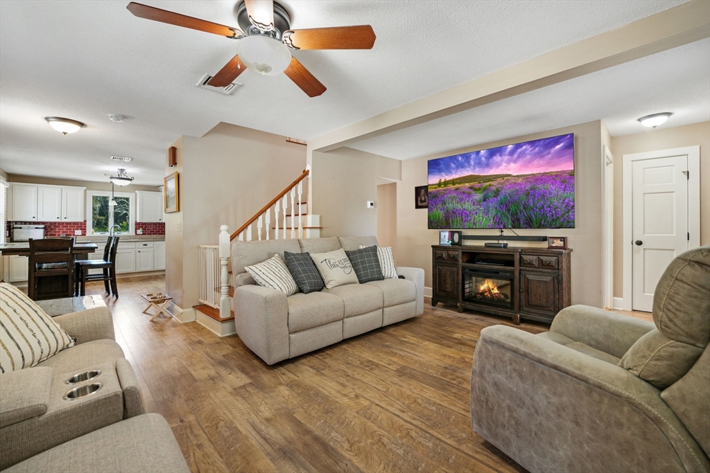34 River Road Mattapoisett, MA 02739 - Photo 3 of 29 Gallery Image 3