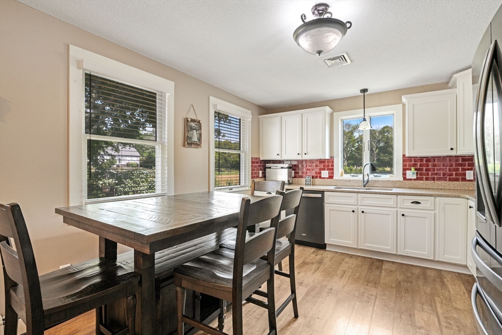 34 River Road Mattapoisett, MA 02739 - Photo 5 of 29 Gallery Image 5