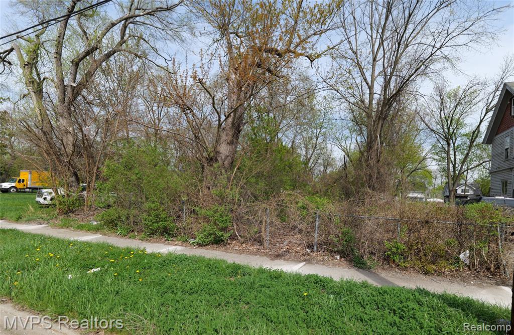 61 South Paddock Street Pontiac, MI 48342 - Photo 2 of 2