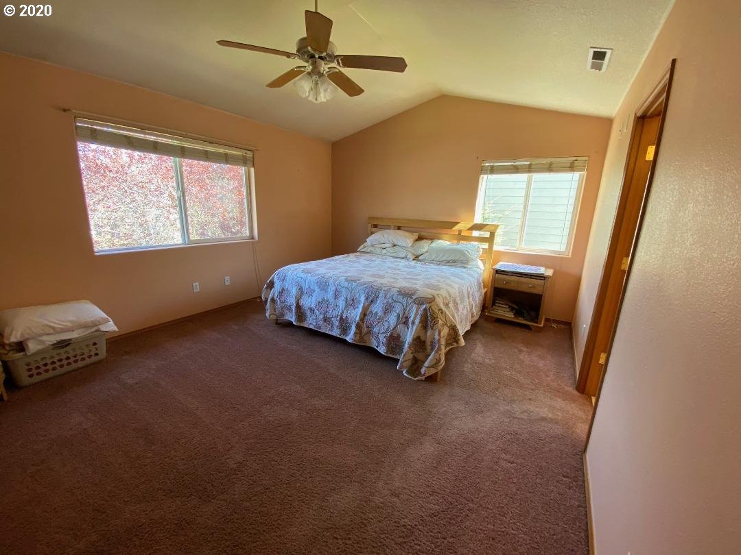 6259 Southeast 32nd Terrace Gresham, OR 97080 - Photo 15 of 24