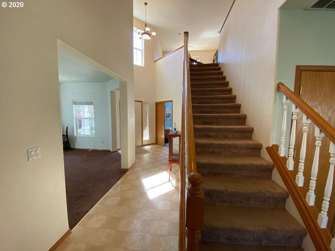 6259 Southeast 32nd Terrace Gresham, OR 97080 - Photo 8 of 24