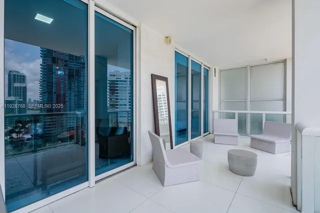 $20,000 | 50 South Pointe Drive, Unit 1506, Miami Beach, FL 33139