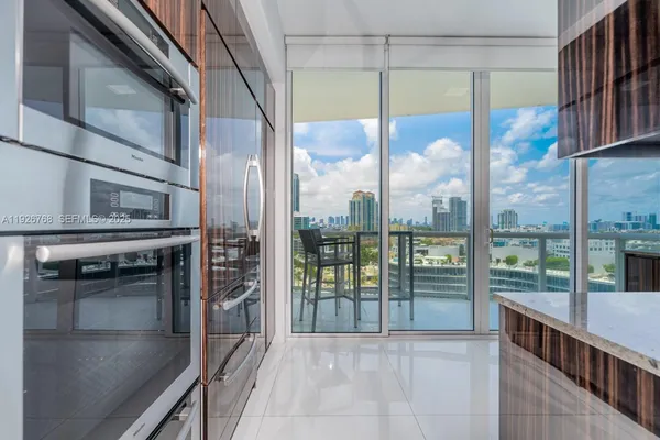 $20,000 | 50 South Pointe Drive, Unit 1506, Miami Beach, FL 33139