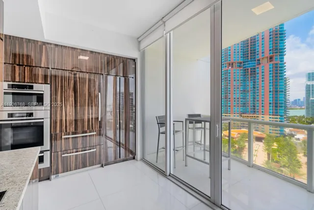 $20,000 | 50 South Pointe Drive, Unit 1506, Miami Beach, FL 33139