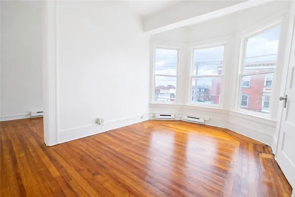 $950 | 134-136 Castle Street, Unit 2, Geneva City, NY 14456