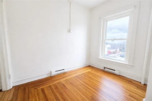 $950 | 134-136 Castle Street, Unit 2, Geneva City, NY 14456