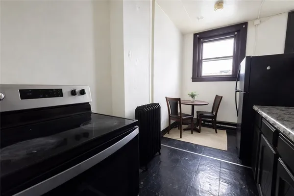$950 | 134-136 Castle Street, Unit 2, Geneva City, NY 14456