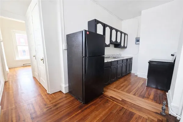 $950 | 134-136 Castle Street, Unit 2, Geneva City, NY 14456