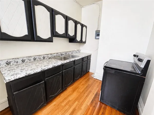 $950 | 134-136 Castle Street, Unit 2, Geneva City, NY 14456