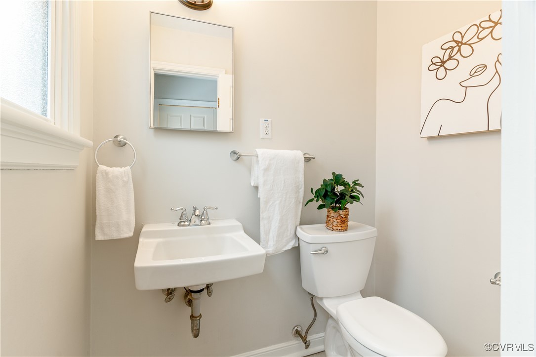 2025 Esquire Road North Chesterfield, VA 23235 - Photo 15 of 33 Gallery Image 15