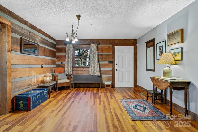 $535,000 | 499 East Poplar Drive, Hendersonville, NC 28792