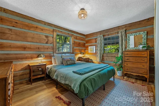 $535,000 | 499 East Poplar Drive, Hendersonville, NC 28792