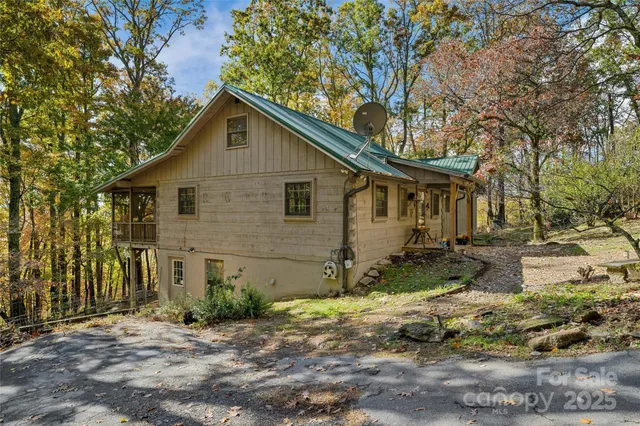 $535,000 | 499 East Poplar Drive, Hendersonville, NC 28792