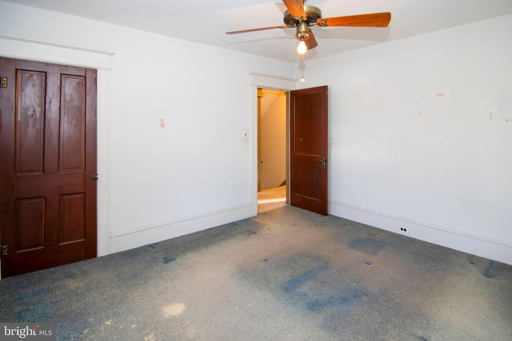 546 Williamstown Road Sicklerville, NJ 08081 - Photo 28 of 44 an empty room with a chandelier fan and closet