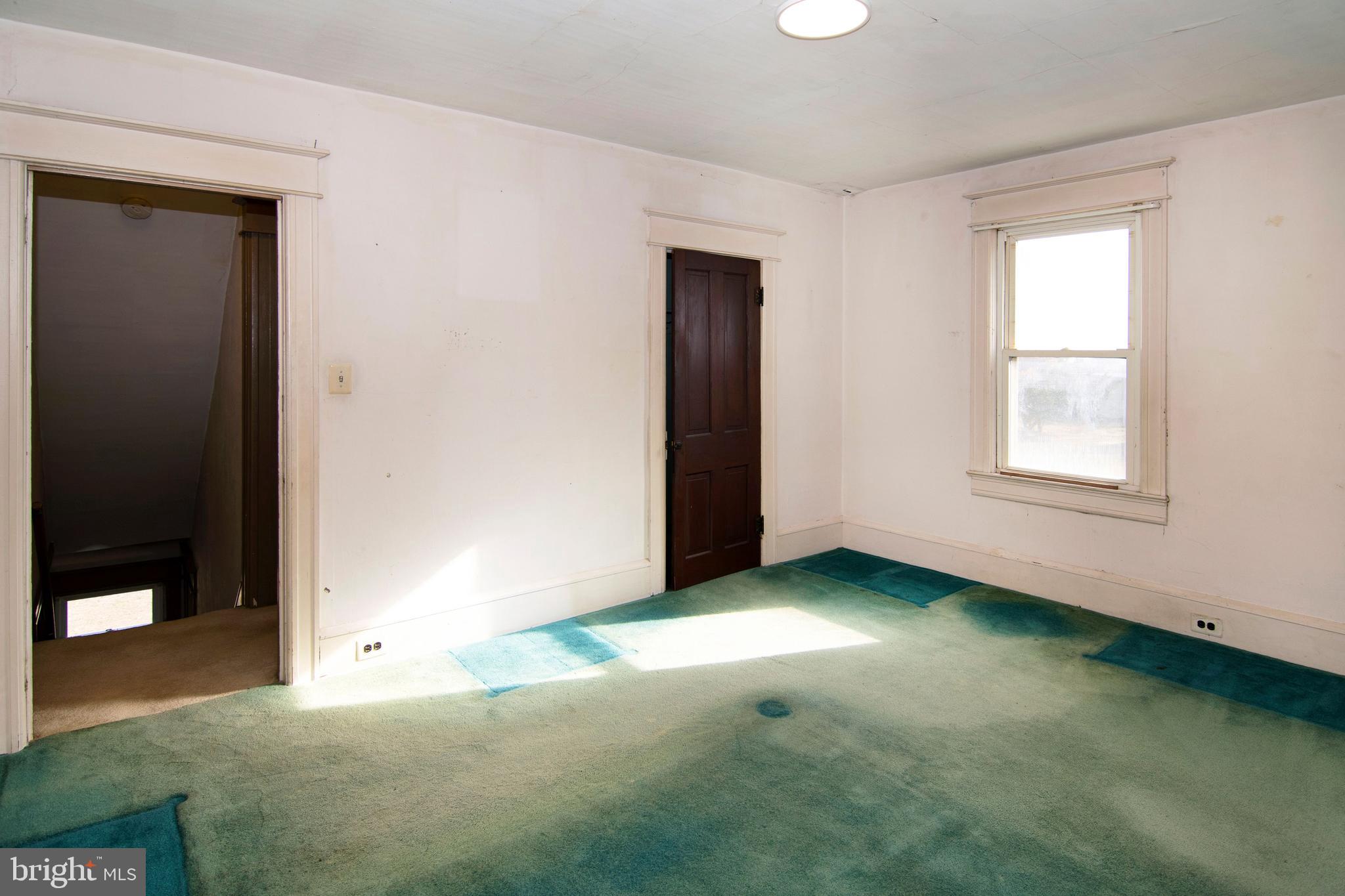 546 Williamstown Road Sicklerville, NJ 08081 - Photo 30 of 44 an empty room with windows