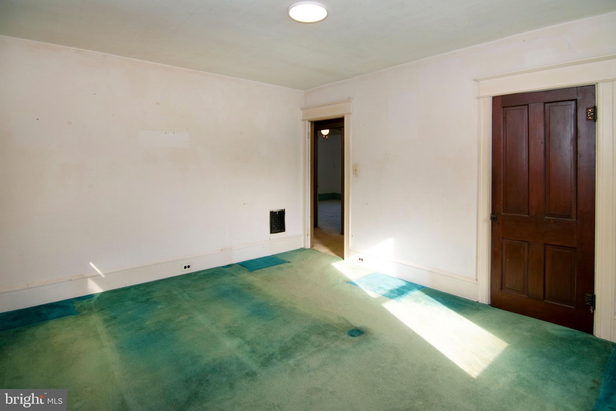 546 Williamstown Road Sicklerville, NJ 08081 - Photo 31 of 44 a view of backyard with hallway