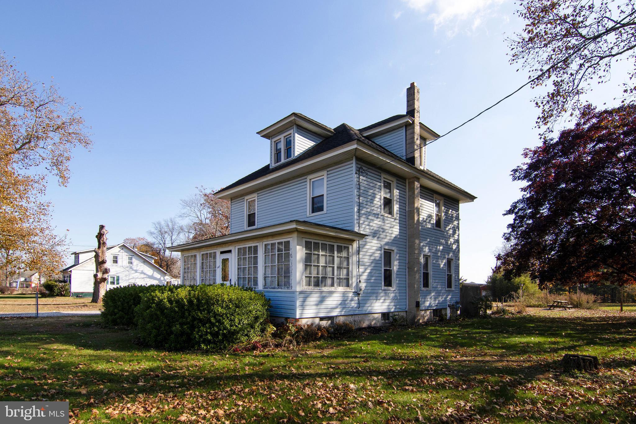 546 Williamstown Road Sicklerville, NJ 08081 - Photo 5 of 44 a front view of a house with a yard