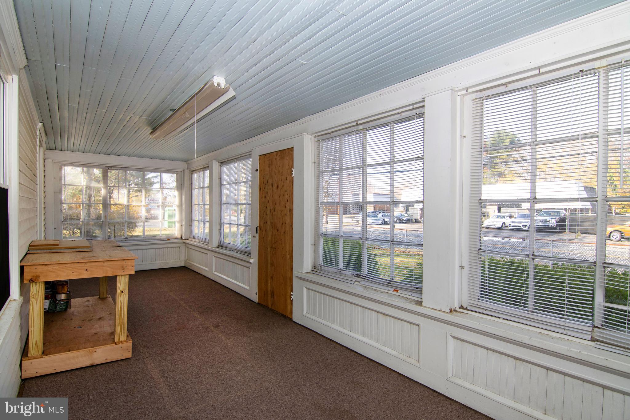 546 Williamstown Road Sicklerville, NJ 08081 - Photo 8 of 44 a room with natural light