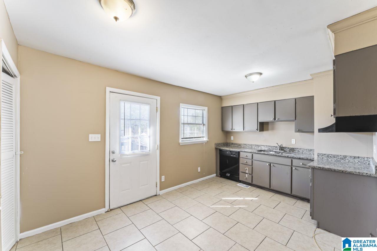 1652 Roberta Lane Birmingham, AL 35214 - Photo 11 of 34