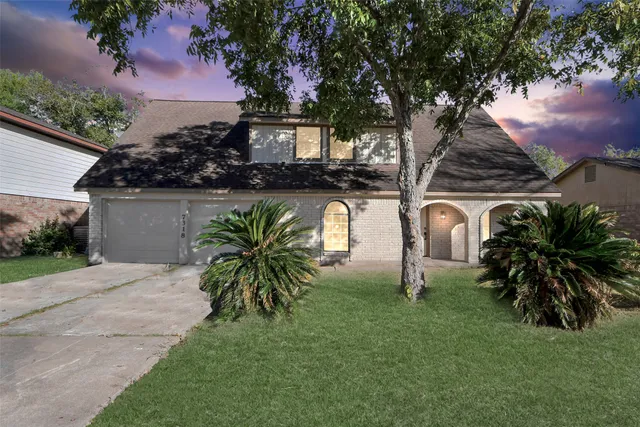 a picture of plants and a lake view