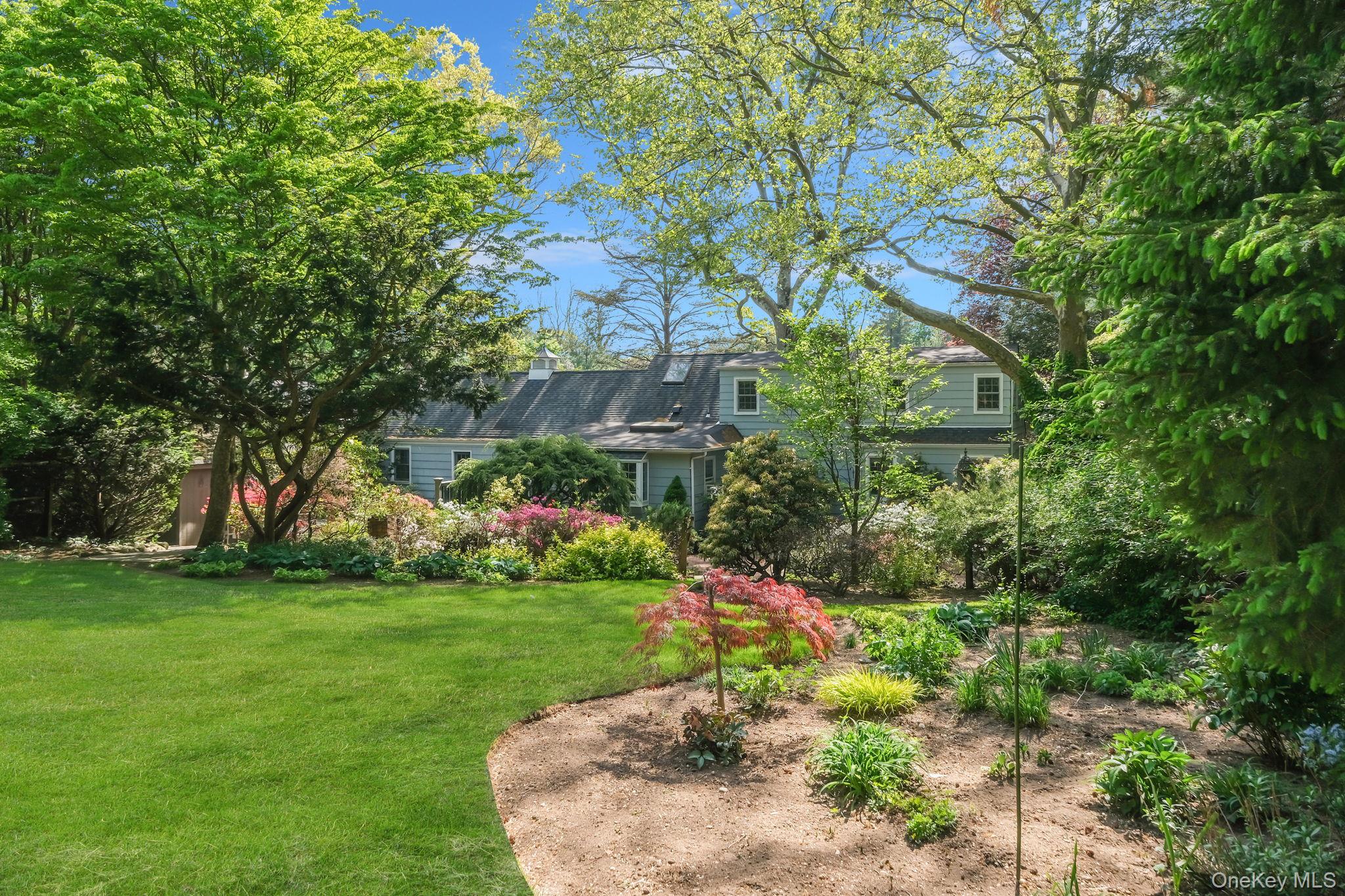194 Huntington Bay Road Huntington, NY 11743 - Photo 11 of 50