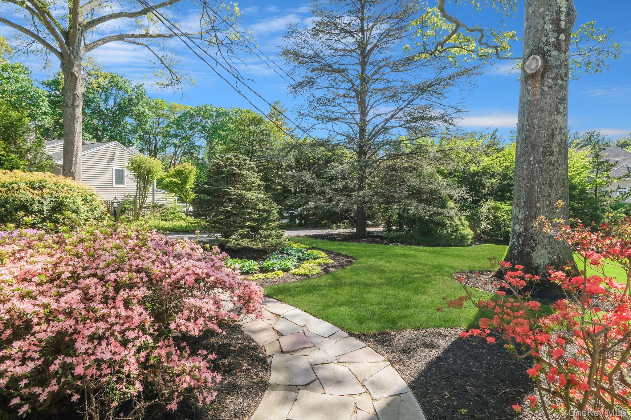 194 Huntington Bay Road Huntington, NY 11743 - Photo 14 of 50