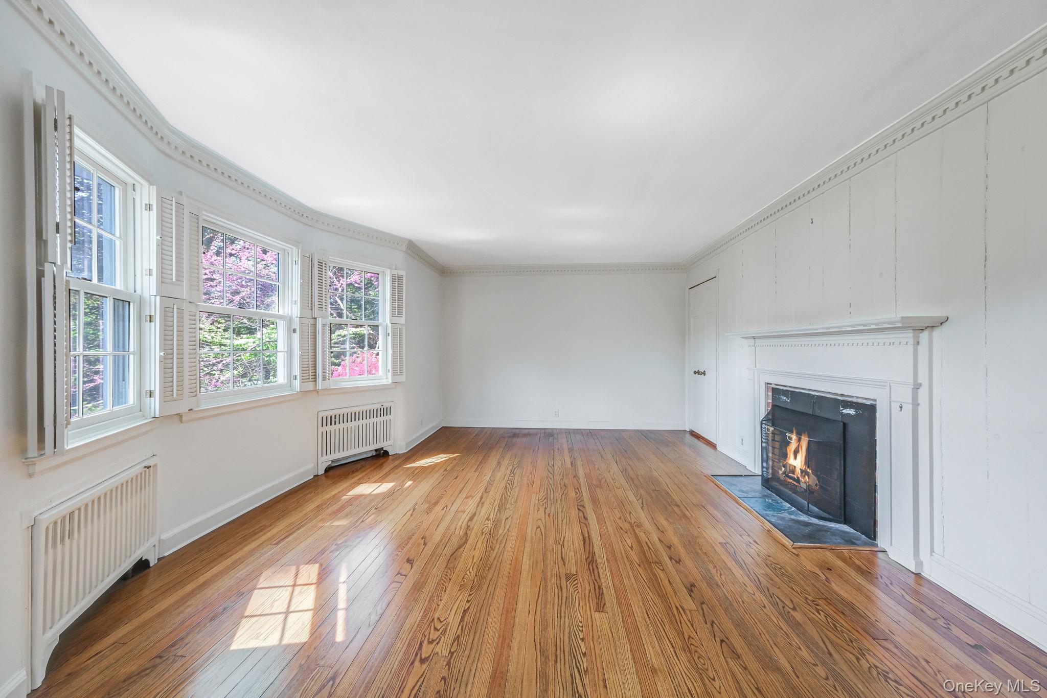 194 Huntington Bay Road Huntington, NY 11743 - Photo 15 of 50