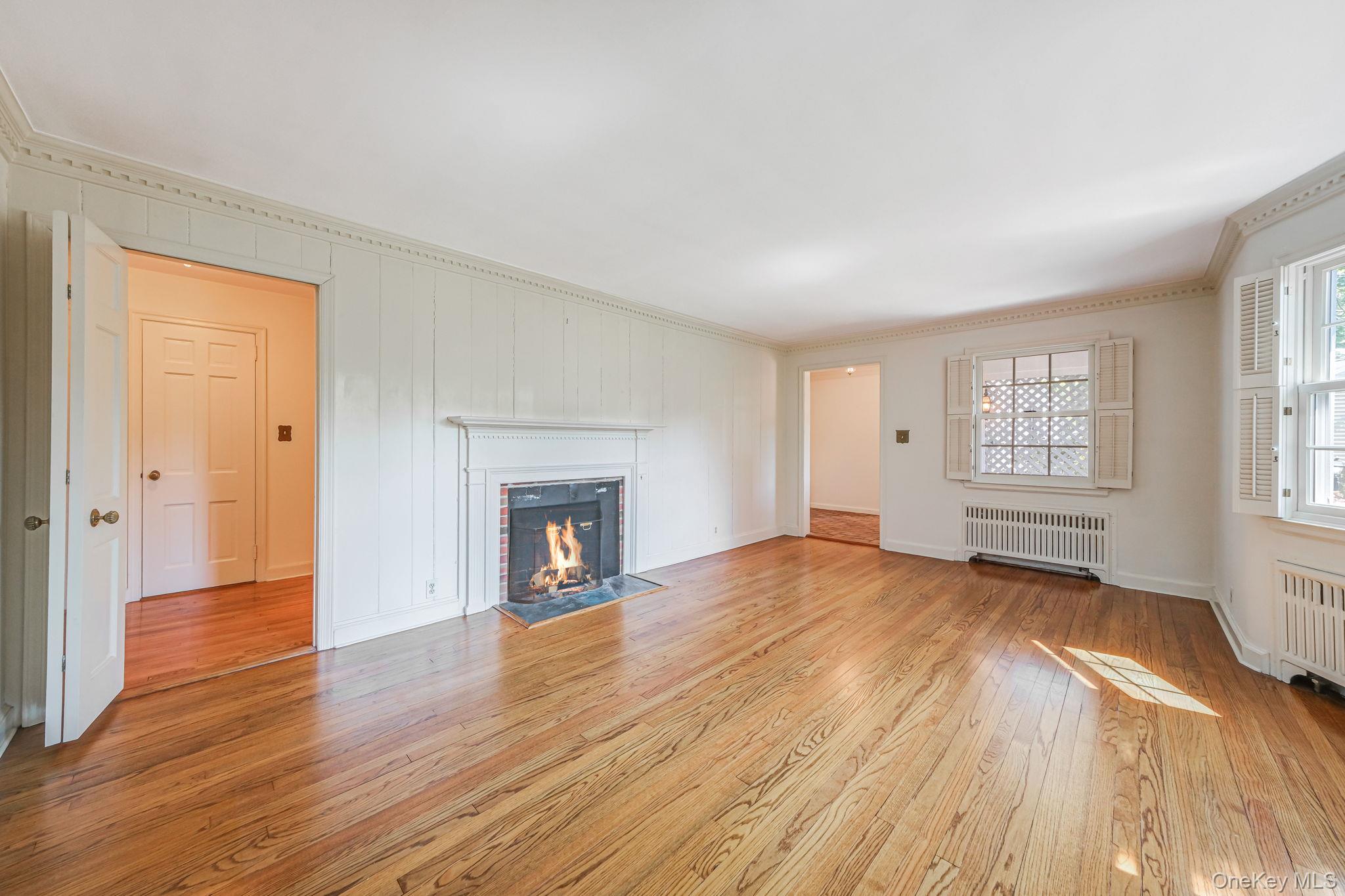 194 Huntington Bay Road Huntington, NY 11743 - Photo 16 of 50