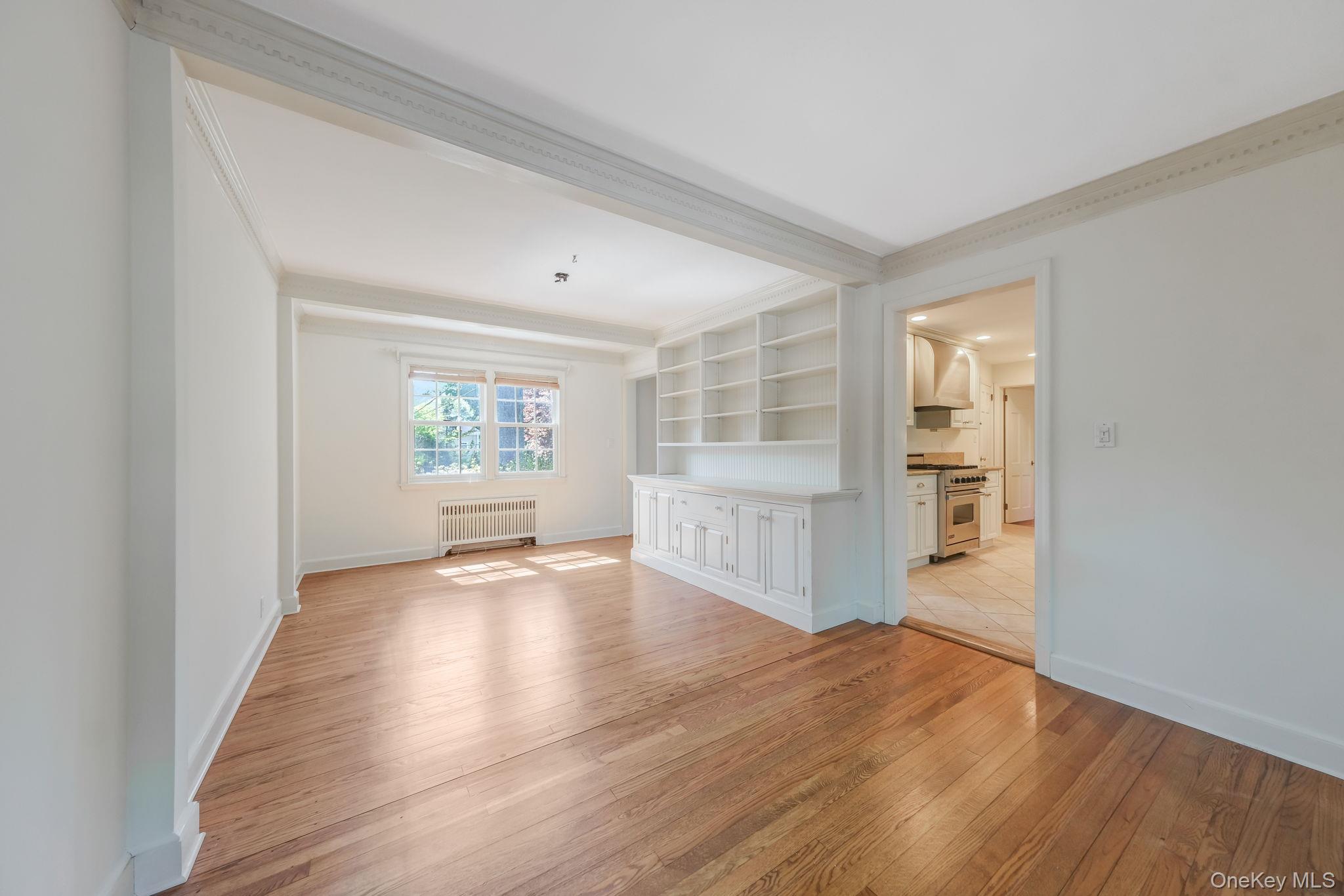 194 Huntington Bay Road Huntington, NY 11743 - Photo 21 of 50