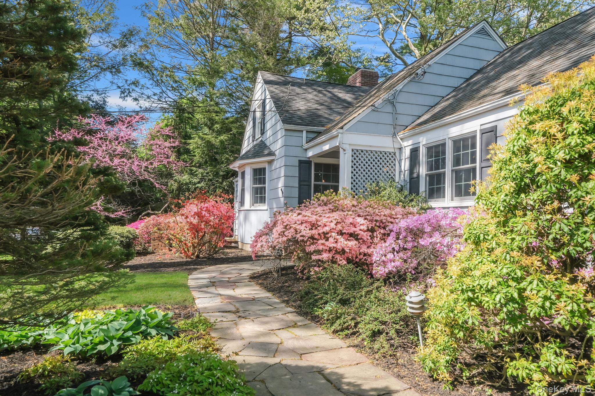 194 Huntington Bay Road Huntington, NY 11743 - Photo 3 of 50