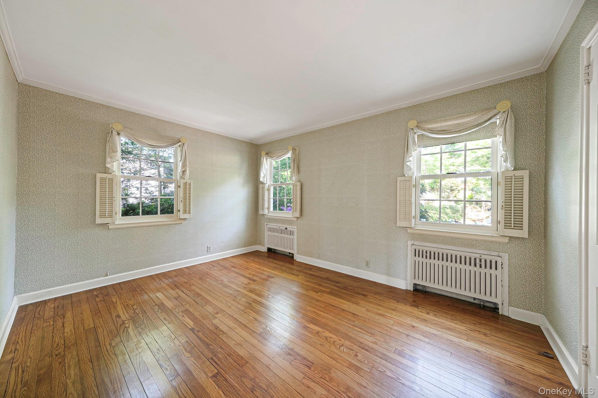 194 Huntington Bay Road Huntington, NY 11743 - Photo 32 of 50