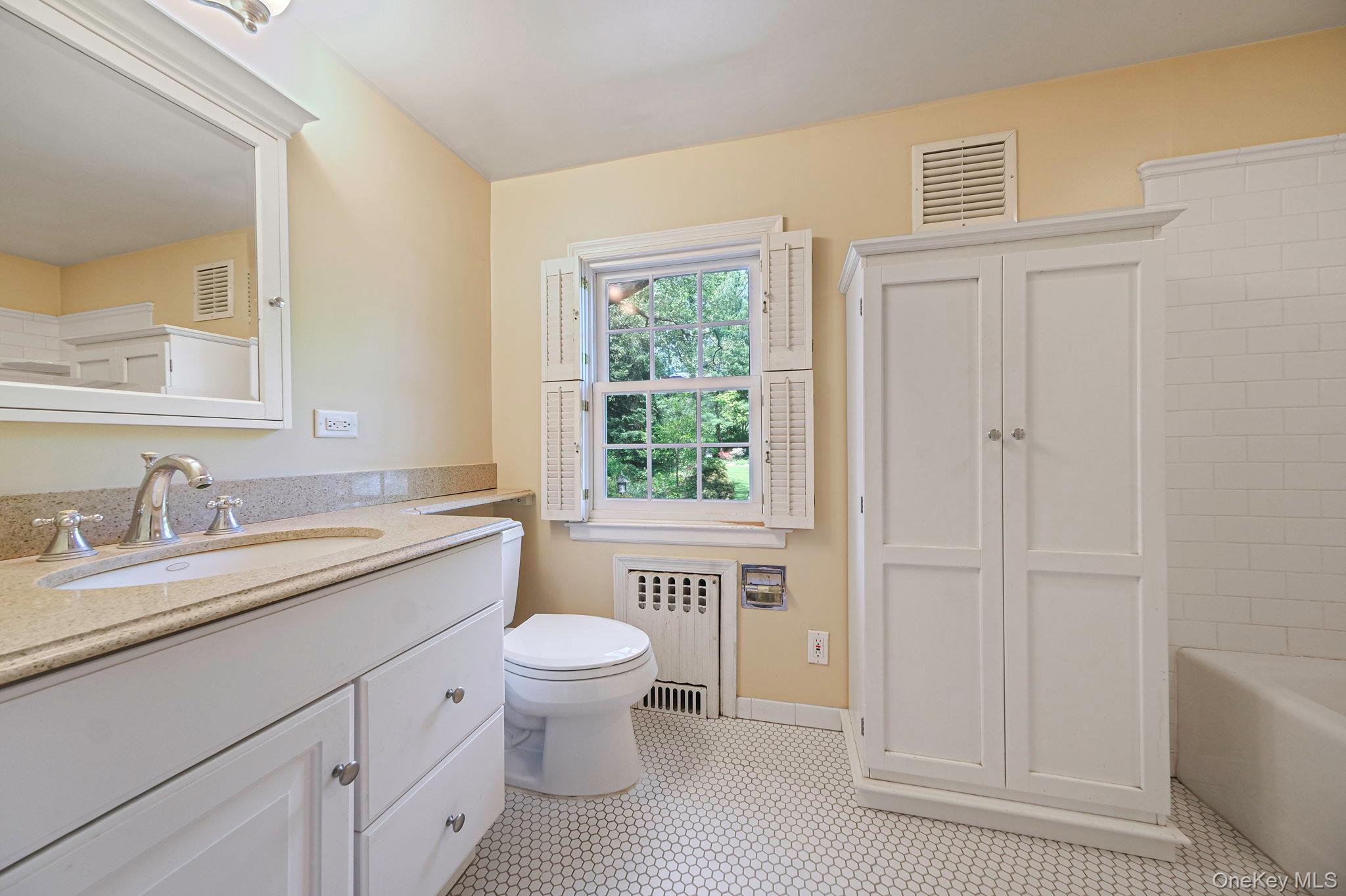 194 Huntington Bay Road Huntington, NY 11743 - Photo 48 of 50