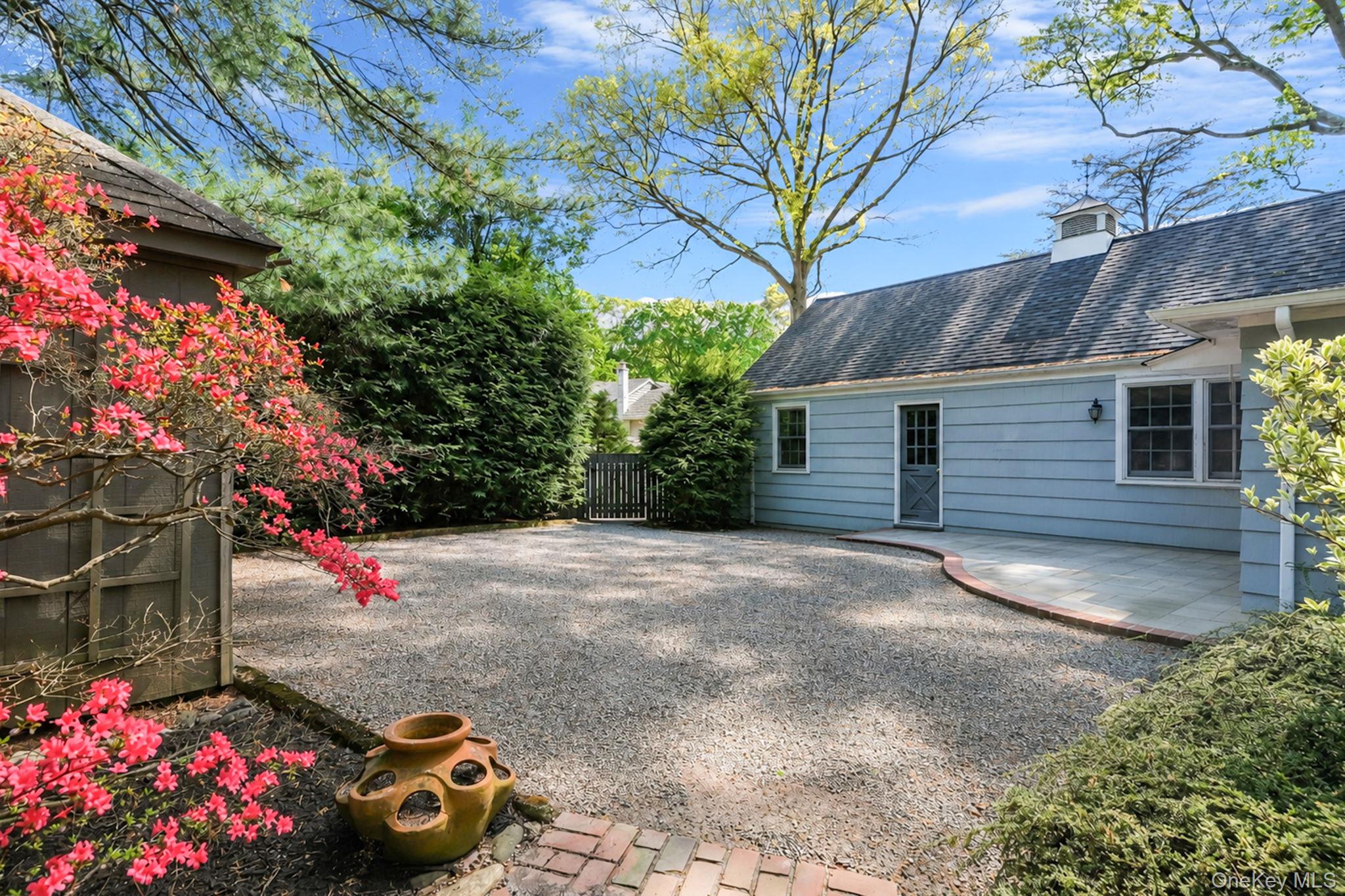 194 Huntington Bay Road Huntington, NY 11743 - Photo 8 of 50