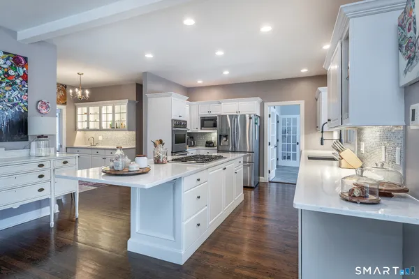 $3,100,000 | 4 Sunrise Lane, Bridgewater, CT 06752
