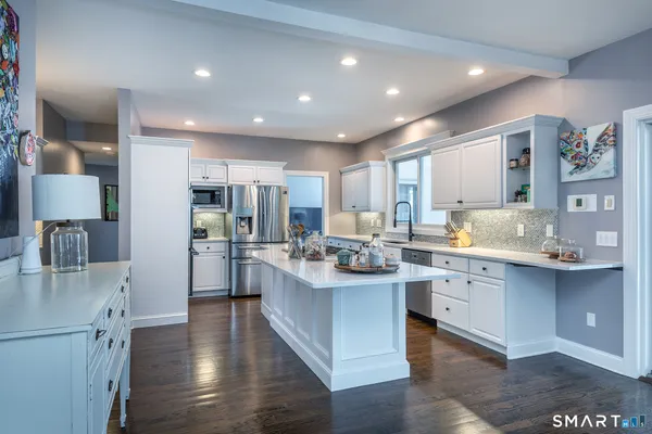 $3,100,000 | 4 Sunrise Lane, Bridgewater, CT 06752