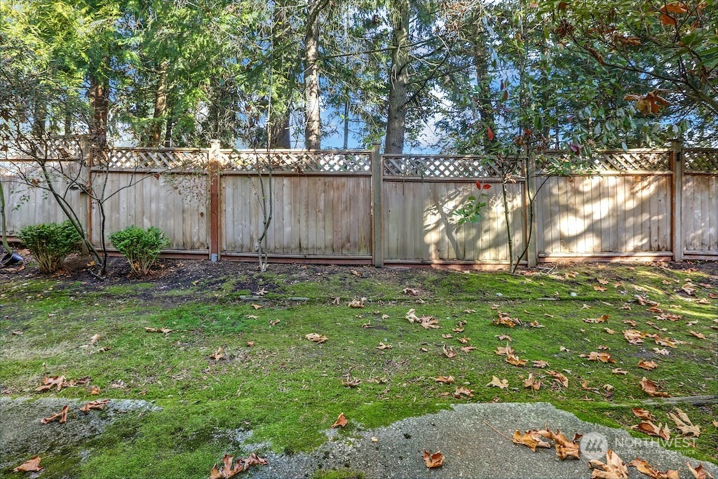18910 Bothell Everett Highway, Unit D3 Bothell, WA 98012 - Photo 25 of 29 a view of a yard with a tree