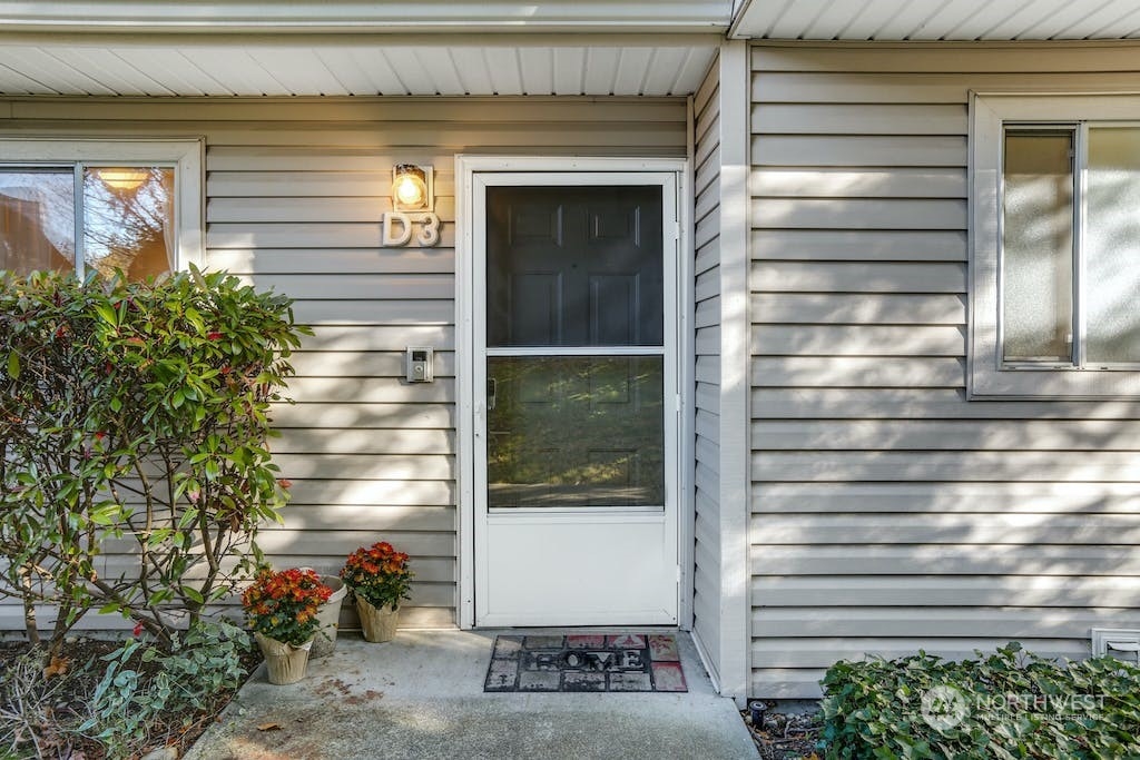18910 Bothell Everett Highway, Unit D3 Bothell, WA 98012 - Photo 6 of 29 a view of entrance door of the house
