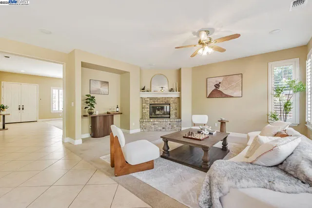 $1,595,000 | 5391 Fernbank Drive, Concord, CA 94521