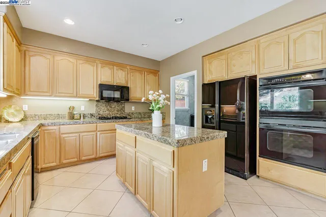 $1,595,000 | 5391 Fernbank Drive, Concord, CA 94521