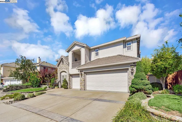 $1,595,000 | 5391 Fernbank Drive, Concord, CA 94521