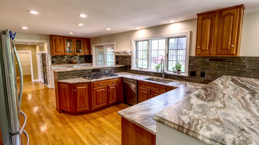 86 Forest Ridge Road West Springfield, MA 01089 - Photo 11 of 34