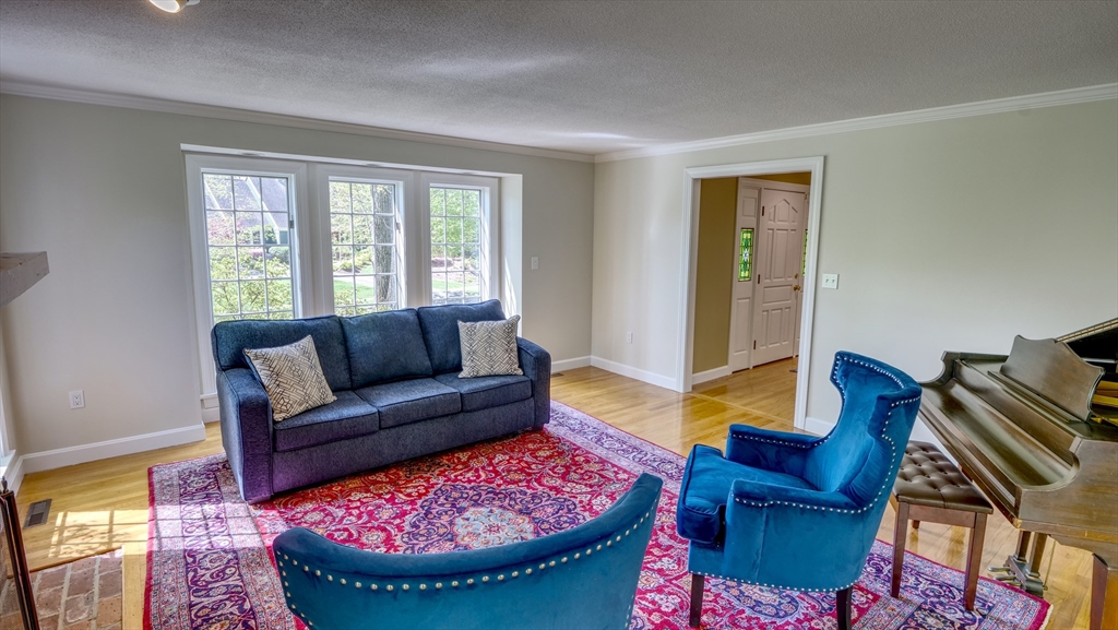 86 Forest Ridge Road West Springfield, MA 01089 - Photo 13 of 34