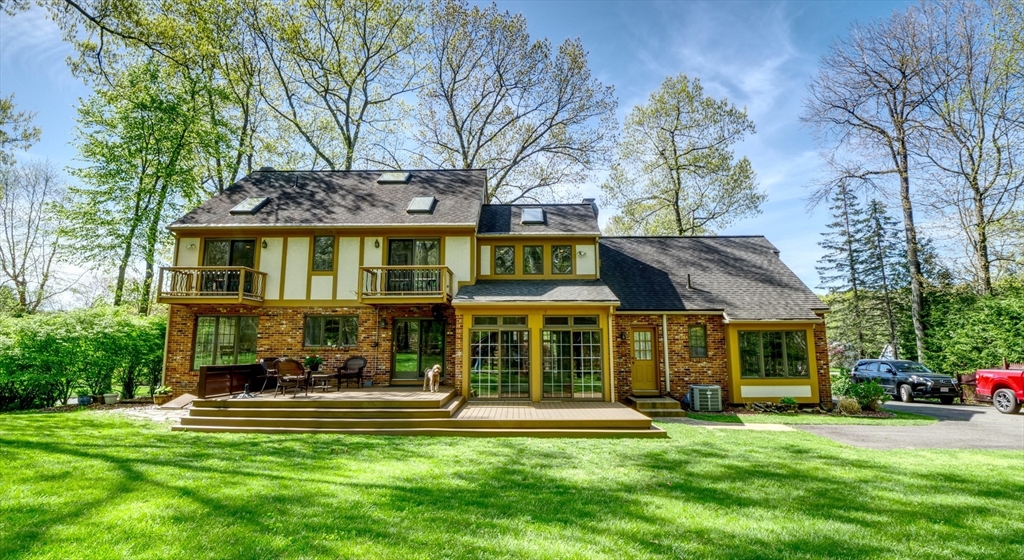 86 Forest Ridge Road West Springfield, MA 01089 - Photo 4 of 34