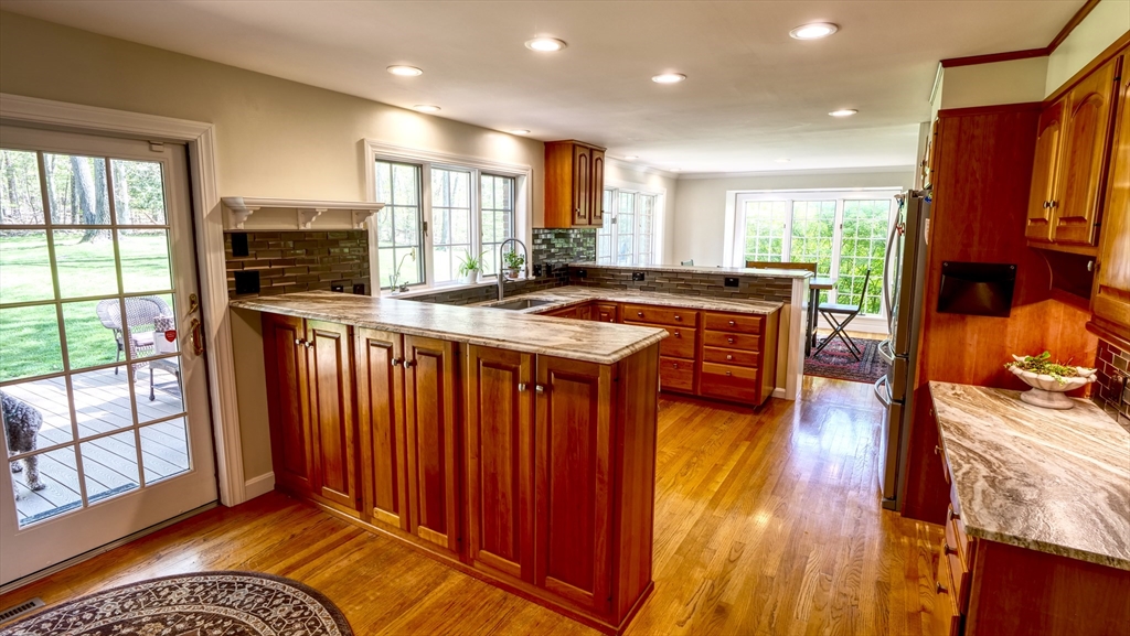 86 Forest Ridge Road West Springfield, MA 01089 - Photo 9 of 34