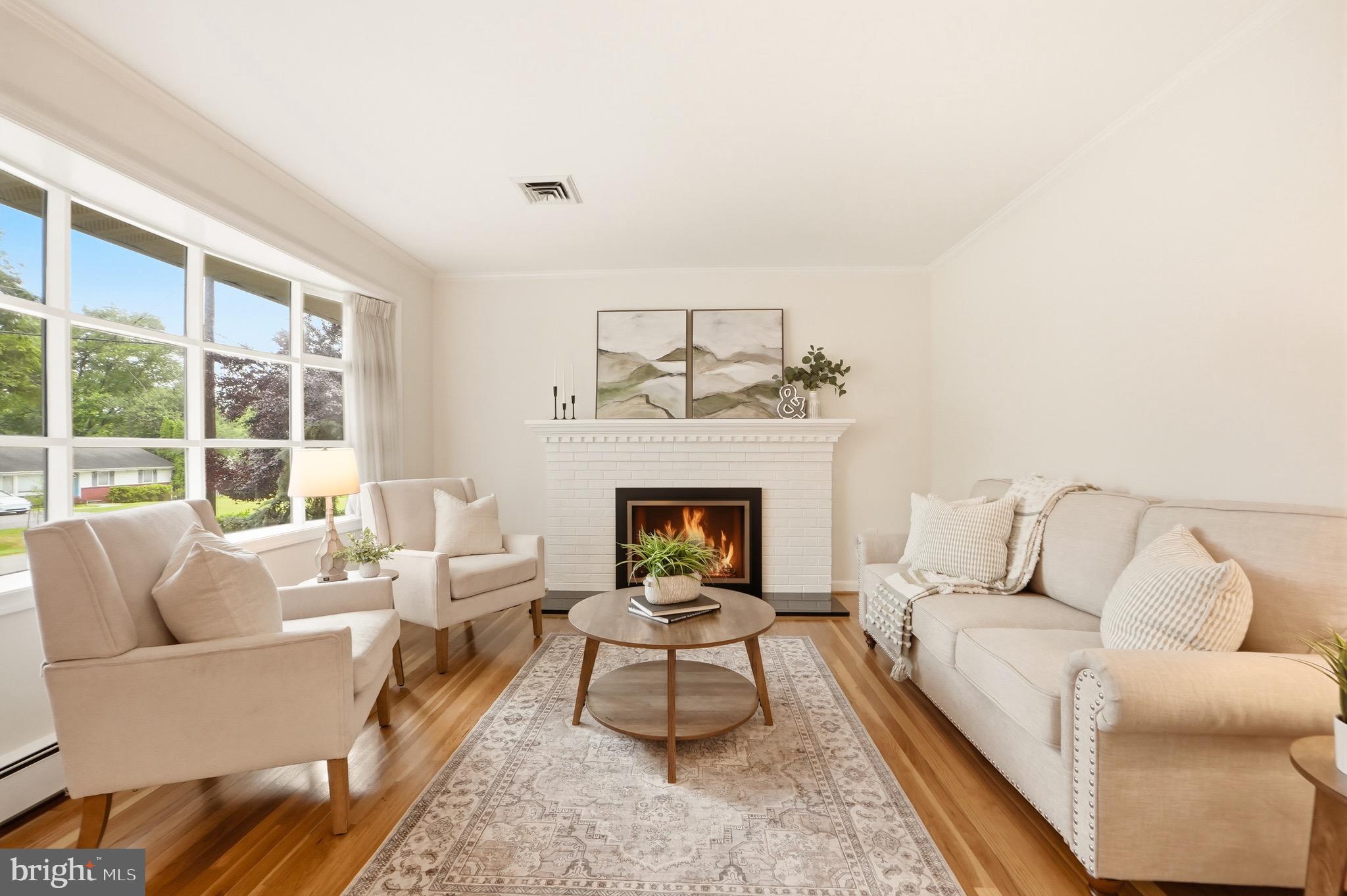 2508 Redmiles Drive Silver Spring, MD 20905 - Photo 2 of 44 Main living room