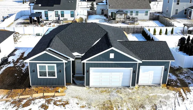 $400,000 | 1004 Joshua Lane, Genoa, IL 60135