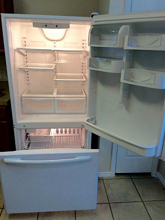 23826 Single Oak Street Spring, TX 77373 - Photo 7 of 28 LARGE FRIDGE - PLENTY OF SPACE