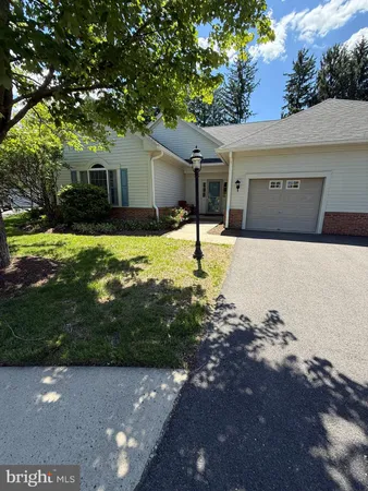 $575,000 | 4 Empress Court, Princeton, NJ 08540