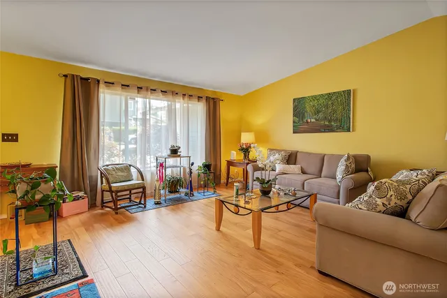 $665,000 | 2203 Lincoln Place Southeast, Renton, WA 98055