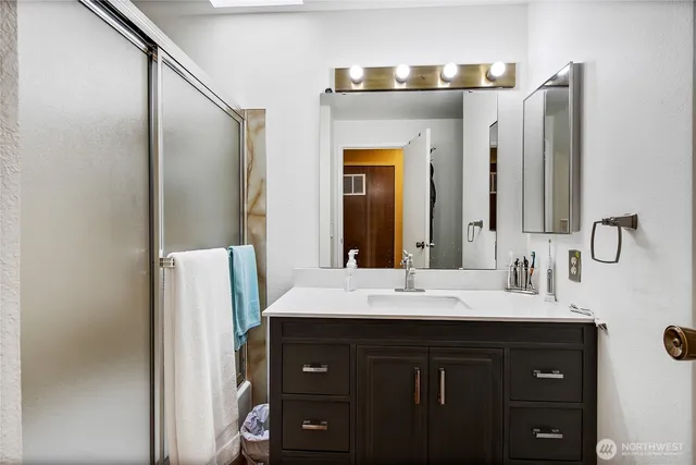 $665,000 | 2203 Lincoln Place Southeast, Renton, WA 98055